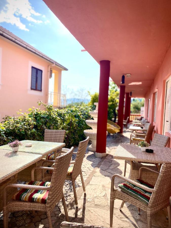Vila Duricic 300M Od Mora Otel Ðenovići Dış mekan fotoğraf